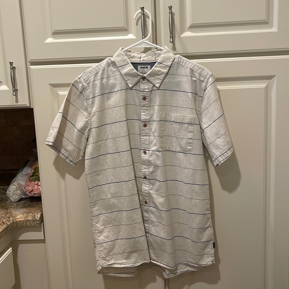 Hurley men’s button down classic fit short sleeve shirt